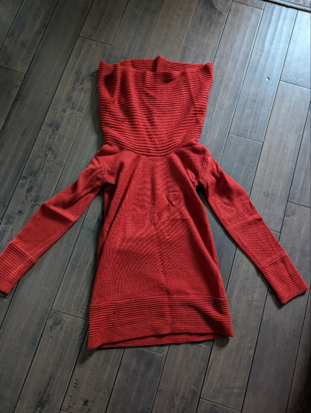 H&M Scarlet Off-Shoulder Ribbed Cowl Neck Sweater - Picture 3 of 4